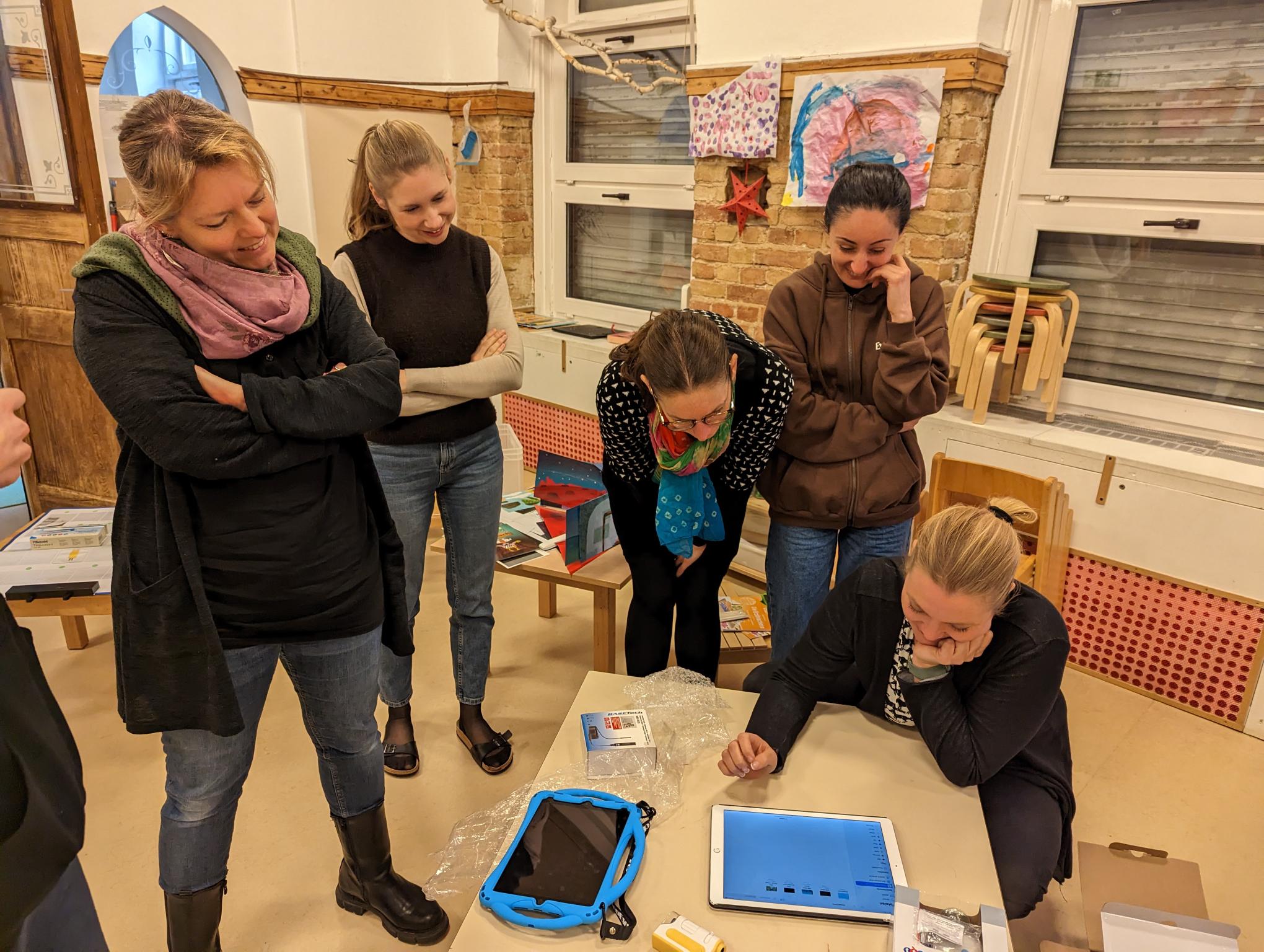 Kinder sind absolut kreative Künstler Digitale Medien in der Kita- was macht Sinn? Gemeinsam macht es Spaß