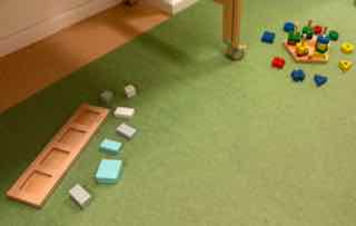 sortieren und stecken - was gehört wohin? Zille_Spielanreg7