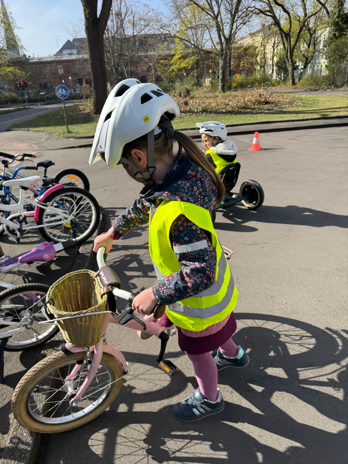 Vorschule nehmen wir sehr ernst - und haben viel Spaß Fahrradfahren lernen in der Verkehrsschule 8d35341a-df84-4ea1-abc7-876e7719ecb5