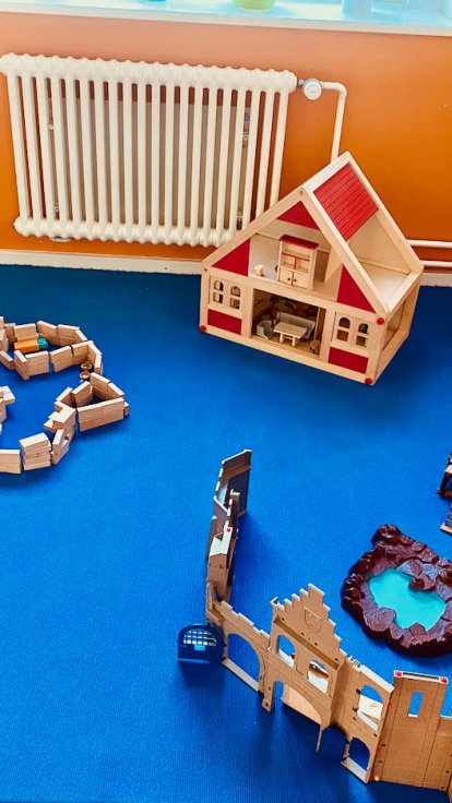 Aus der Vorstellungskraft konstruieren, schöne Langschaften schaffen und erleben ganz nebenbei mathematische und physikalische Phönomene.