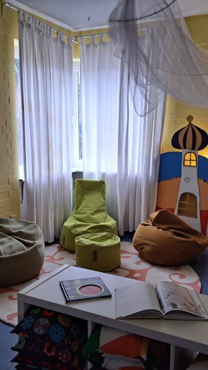 Bibliothek Ruhe ist auch mal wichtig und lesen macht einen riesen Spaß. Erst recht, wenn es dafür einen schönen Raum gibt.