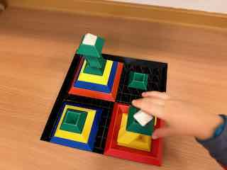 Spielanregung in der Krippe Spielanregung Mathematik und Feinmotorik und Konzentration und ... Spielanregung in der Krippe Spielanregung Mathematik und Feinmotorik und Konzentration und ...